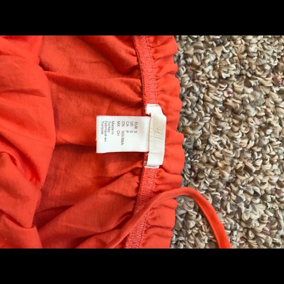 H&M’s orange top size small used - Picture 6 of 6